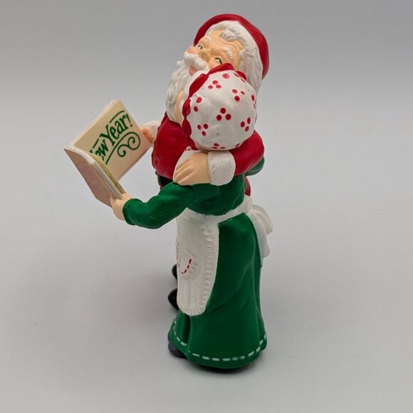 Hallmark Keepsake Holiday Duet 1989, 4th in the Mr. and Mrs. Claus Series - Picture 5 of 11